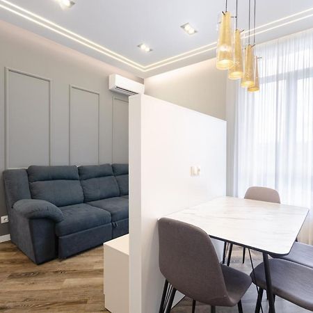 Petrovdom Ж38 In Luxury Apartments At 68 Zhylyanska Street,38 Perlyna キエフ エクステリア 写真