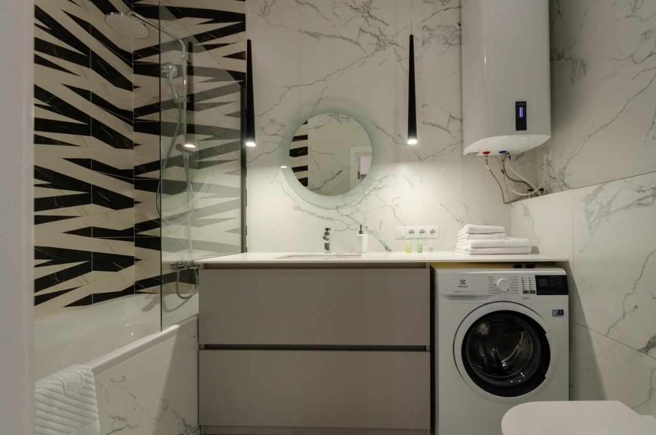 Petrovdom Ж38 In Luxury Apartments At 68 Zhylyanska Street,38 Perlyna キエフ エクステリア 写真