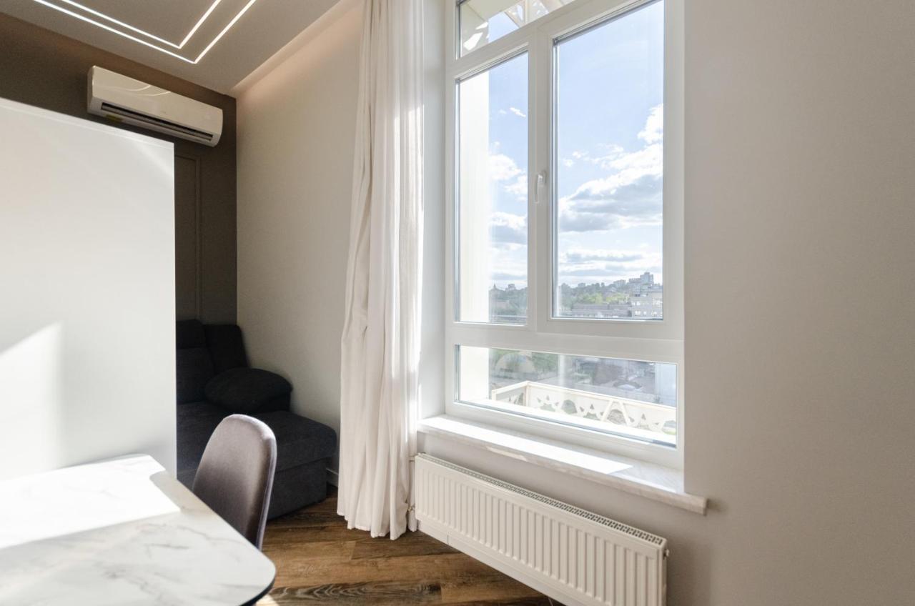Petrovdom Ж38 In Luxury Apartments At 68 Zhylyanska Street,38 Perlyna キエフ エクステリア 写真
