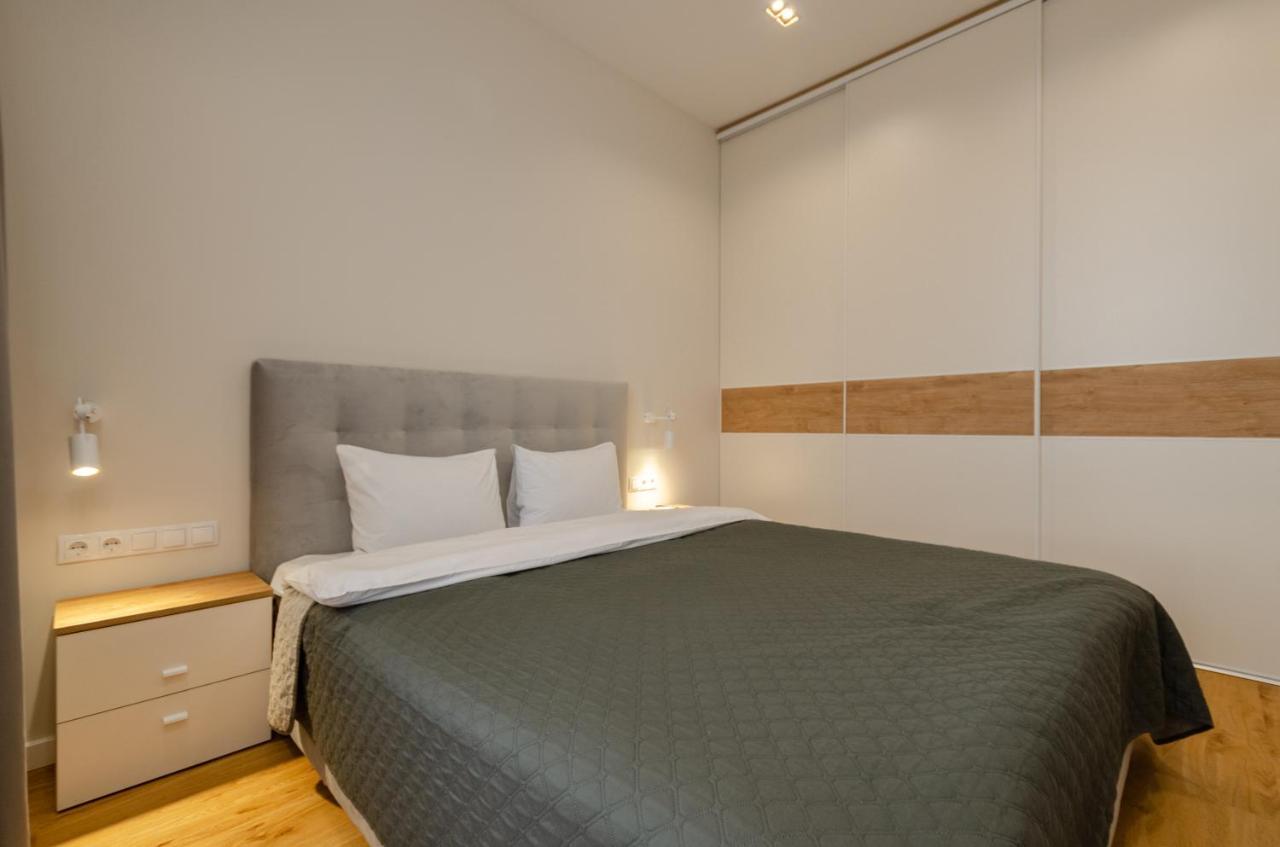 Petrovdom Ж38 In Luxury Apartments At 68 Zhylyanska Street,38 Perlyna キエフ エクステリア 写真
